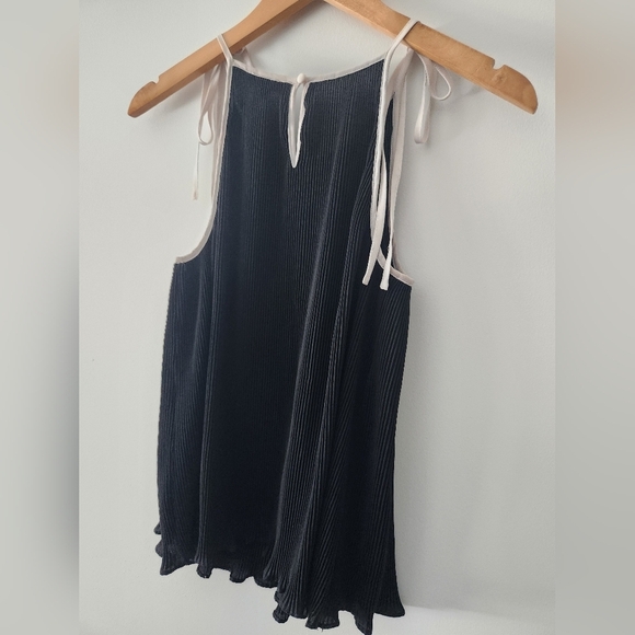 Olivia Grey Pleated Tank Top - Picture 10 of 10